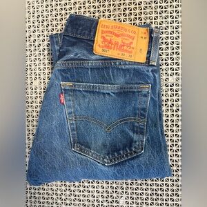 501 Levi's Classic Straight Blue Jeans
